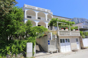 Apartments and rooms with parking space Gradac, Makarska - 6660